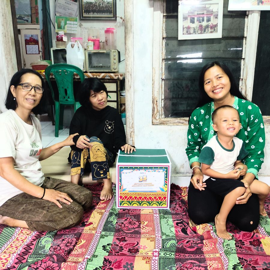 Rajut Nusa women artisans with their families, including children with special needs, supported through ethical craftsmanship